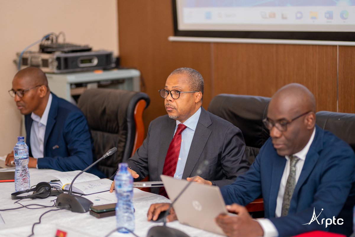 OfficielArptc's tweet photo. #CRASA #SADC #Communications

Ce vendredi 24 mars 2023, il s’est tenu la 36ème réunion ordinaire du comité exécutif de la CRASA au Fleuve Congo Hôtel by Blazon à Kinshasa. Celle-ci était en présentielle et en ligne, en prélude de la 12ème Assemblée Générale Annuelle de la CRASA https://t.co/2bNaIvA0NT