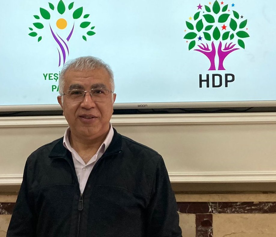 Farqiniz's tweet photo. Li ser daxwaz û handana hevalan me îroj ji bo bernamzediyê serlêdana xwe kir. Êdî teqdîr a desteya hilbijêr e. 

     Di vê rêyê de ji me hemûyan re serkeftin. https://t.co/s7FdHGXX2q