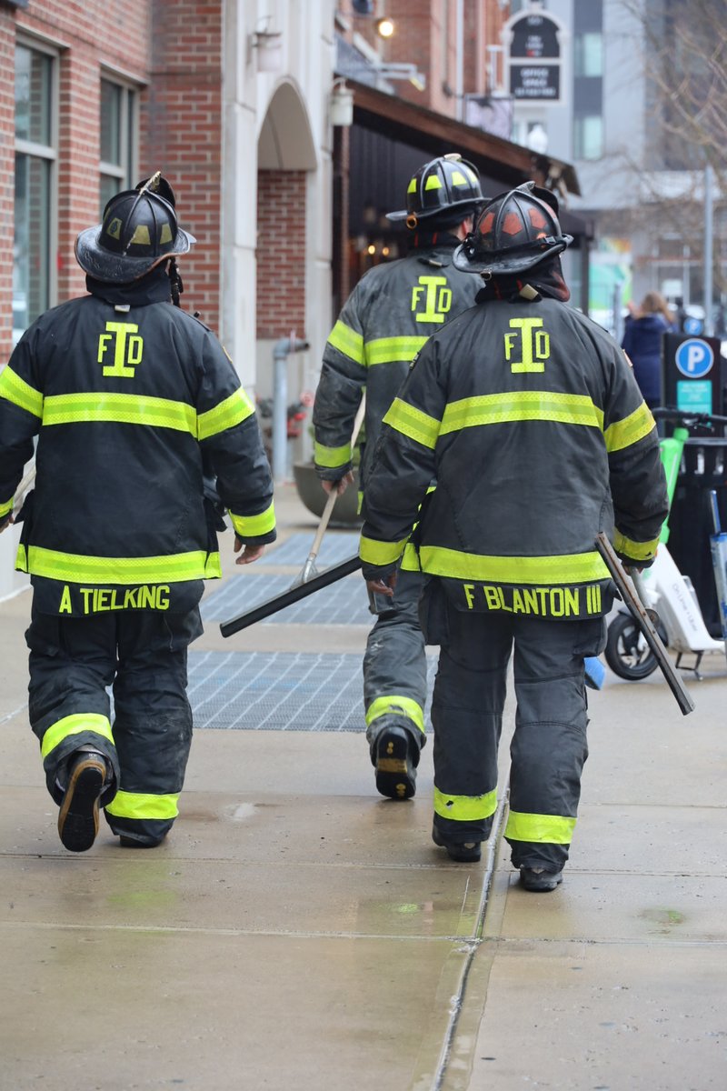11:27 AM - Multiple occupants displaced after a small fire breaks out in a unit on the 10th floor at the 333 Massachusetts Ave apartments.  Fortunately a working sprinkler system extinguished the fire but created additional significant water damage throughout the building.  #IFD
