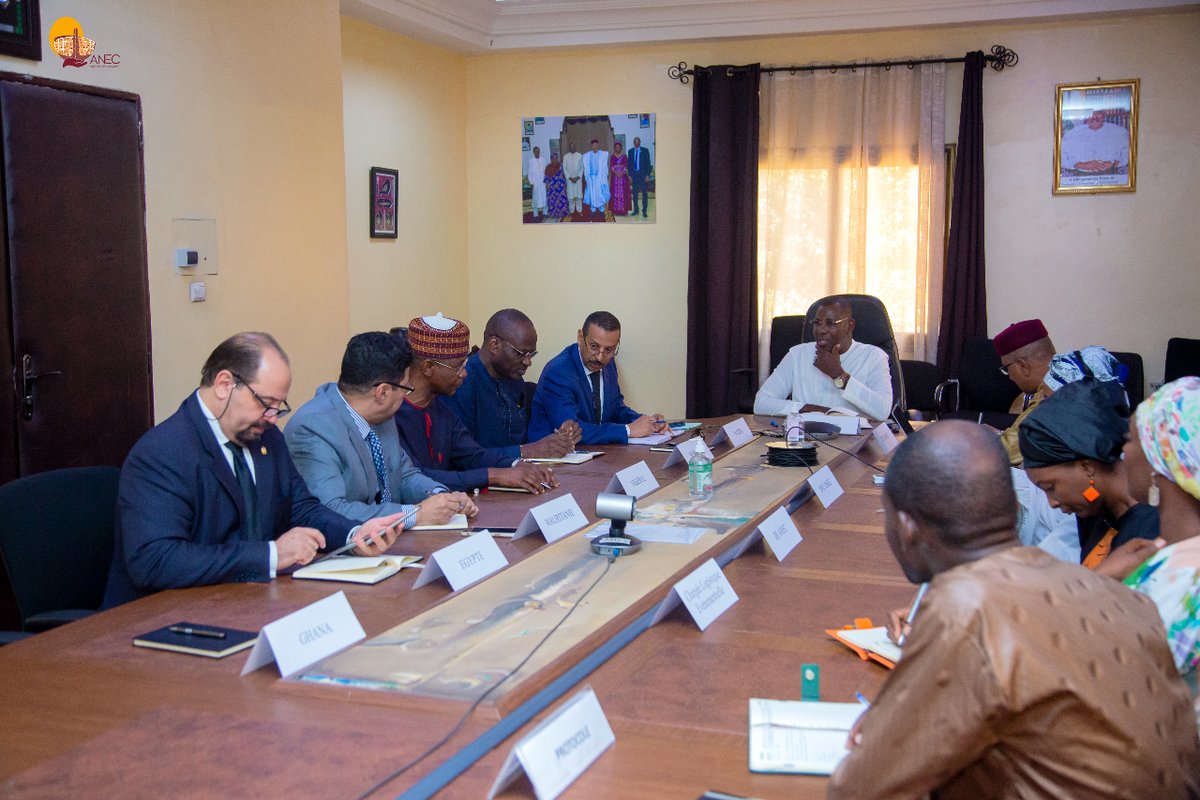 MSaidilMoctar's tweet photo. J’ai reçu, ce vendredi 24 mars 2023, le Comité des Ambassadeurs chargé d’organiser la célébration de la Journée Mondiale de l’Afrique Édition 2023 à #Niamey. 
La délégation, composée des diplomates africains résidant au #Niger, a été conduite https://t.co/1MxKjQ96LC