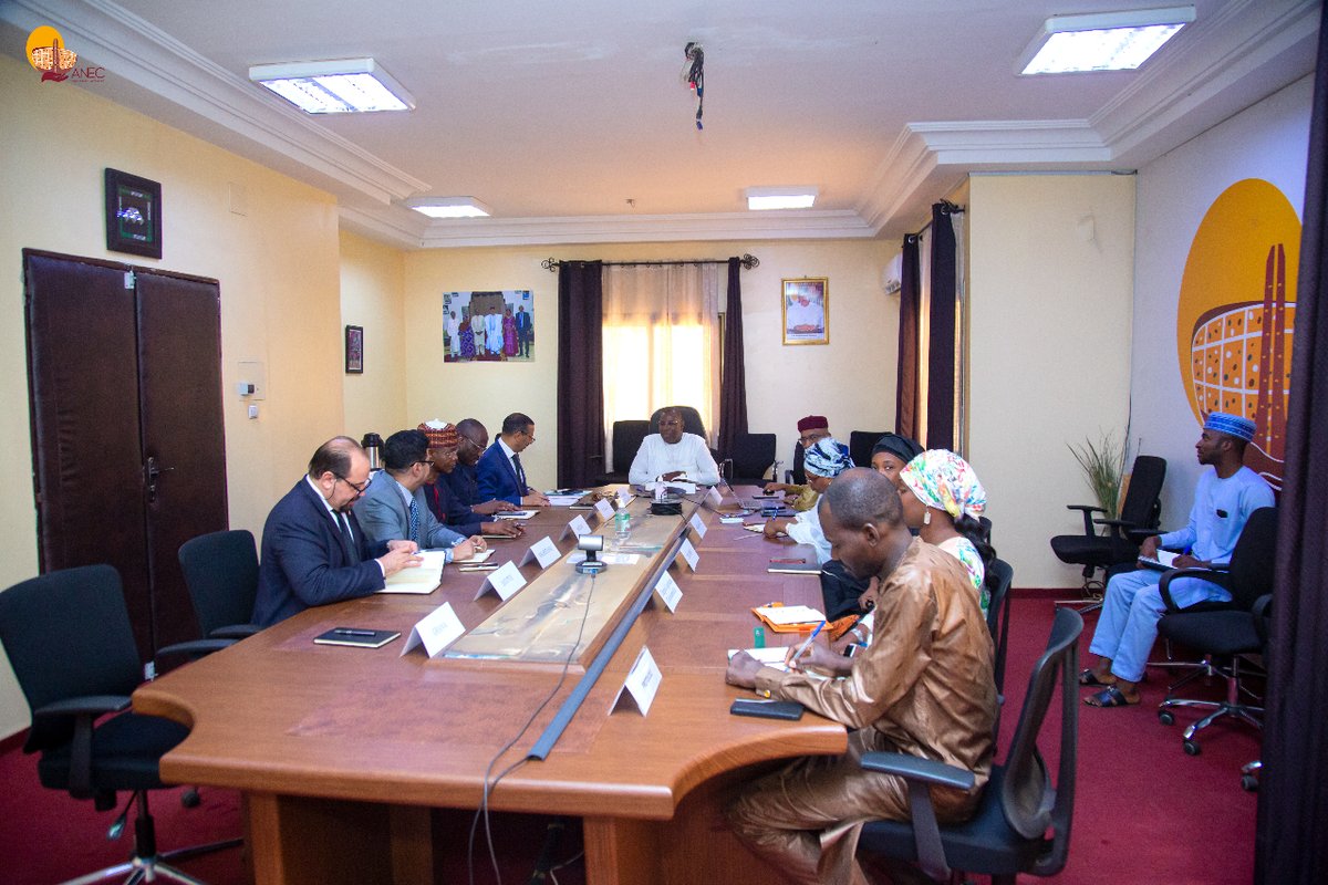 MSaidilMoctar's tweet photo. J’ai reçu, ce vendredi 24 mars 2023, le Comité des Ambassadeurs chargé d’organiser la célébration de la Journée Mondiale de l’Afrique Édition 2023 à #Niamey. 
La délégation, composée des diplomates africains résidant au #Niger, a été conduite https://t.co/1MxKjQ96LC