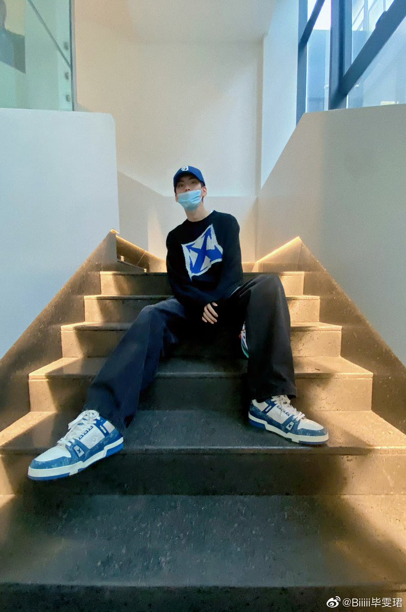 biiiiwenjun's tweet photo. 💬230324 Bi Wenjun weibo update 
.
“🧢”

#ปี้เหวินจวิ้น #BiWenJun #毕雯珺 https://t.co/Dli5wNNPtc
