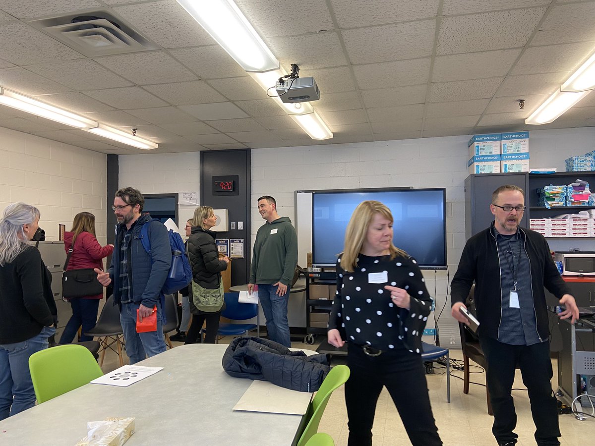 sjboscoschool's tweet photo. So many fantastic leaders out there! Really rich conversation in the aspiring leaders session! @NLESDCA #IgniteEdNL https://t.co/VFFuVVoKII