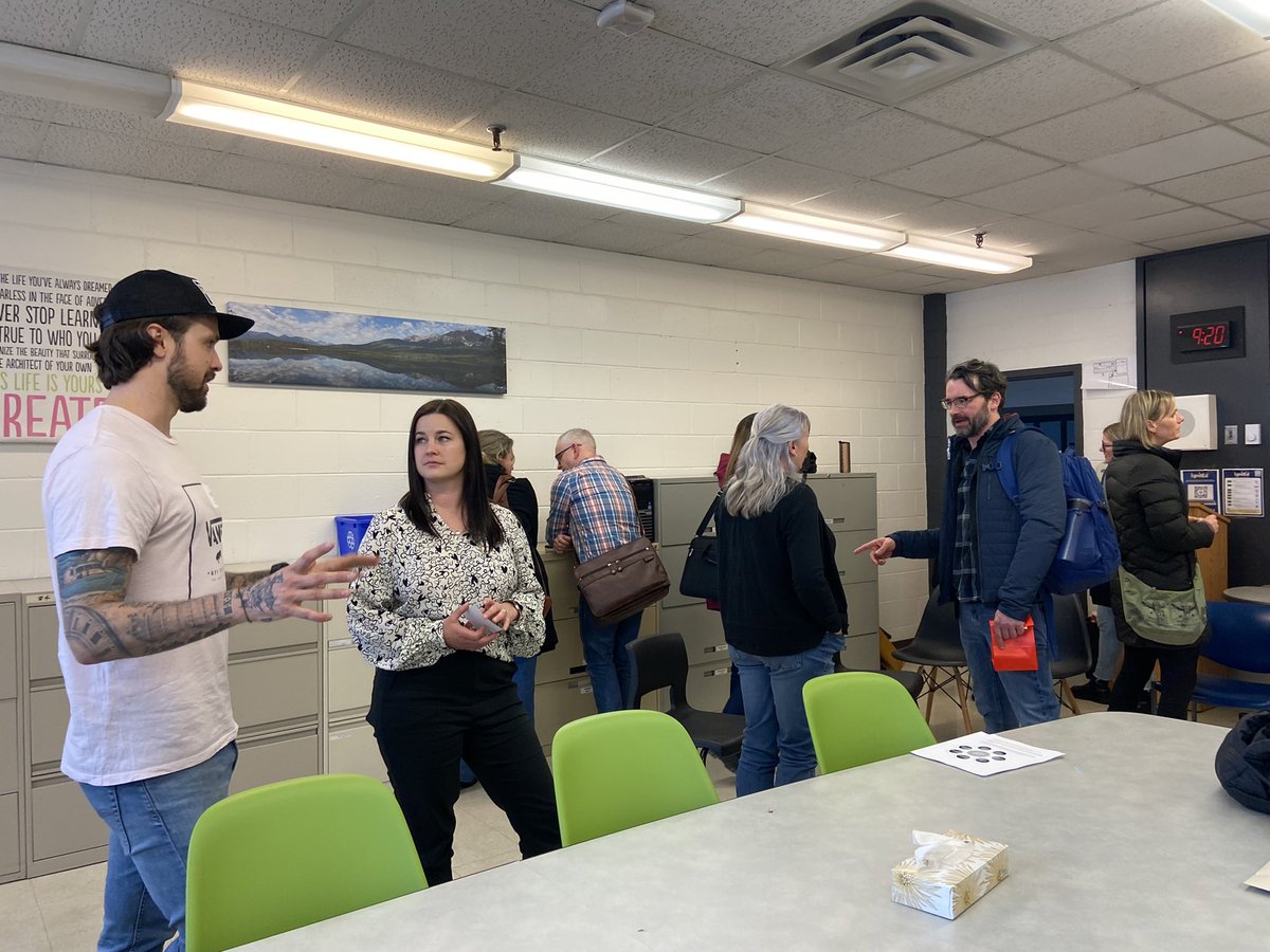 sjboscoschool's tweet photo. So many fantastic leaders out there! Really rich conversation in the aspiring leaders session! @NLESDCA #IgniteEdNL https://t.co/VFFuVVoKII