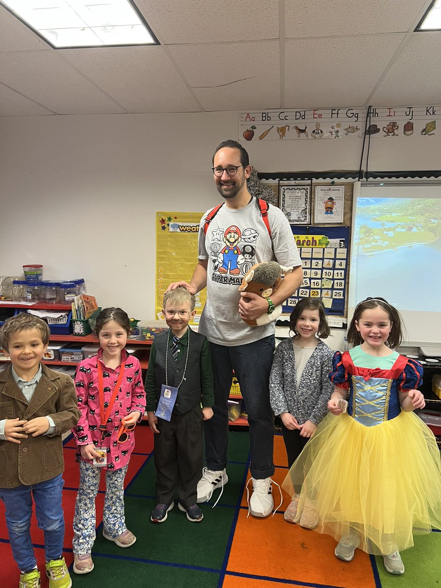 HadleySPS's tweet photo. Principal Norkun was full of school spirit today dressing up like a K student with his mini me dressed up as Principal Norkun! @sps01907 https://t.co/121F521gl5