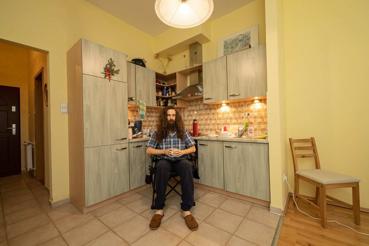 crehage's tweet photo. I sit in my kitchen.

#TheLongestSit
#TheLongestWay
#CookingUpSomething https://t.co/bKEYHC7psl