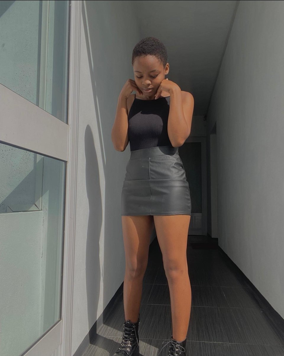 Men tuseme ukweli leo😅
Thick.                   Or.        Petite