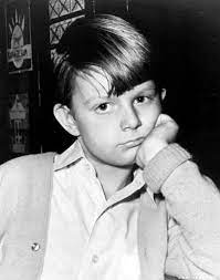 merlinpapin3's tweet photo. .@FredOL69007 Pensée pour #MatthewGarber qui aurait eu 67 ans aujourd'hui (décédé en 1977) on a pu le voir dans
Mary Poppins
Les Trois vies de Thomasina
Le Gnome-Mobile https://t.co/gdAgXZYVVd
