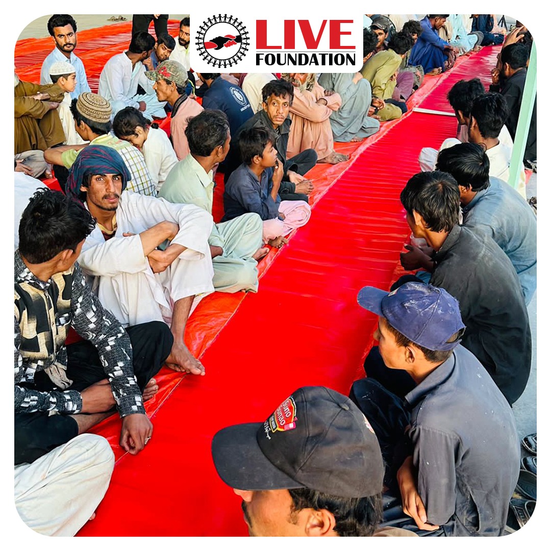 Live Foundation is working for humanity in terms of food, education, health, and civics.  In this regard, we have arranged an Iftar on the roadside with Saylani Welfare International Trust. By maintaining dignity, everyone broke their fast.
#humanity #SaylaniWelfareTrust #Ramadan