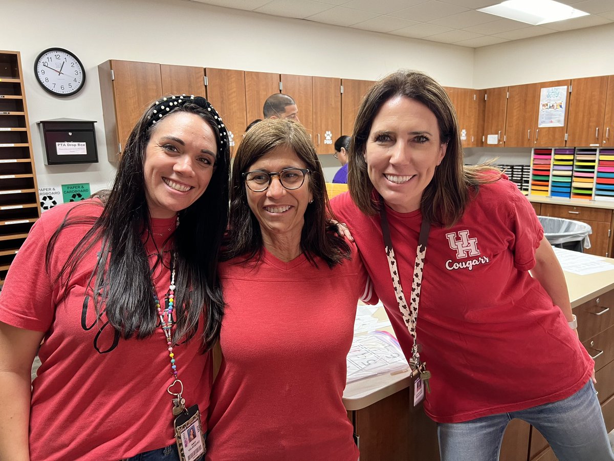 Proud of our alma mater! Go Cougars!@MJEjags <a href="/MJEKinder/">MJE Kindergarten</a>