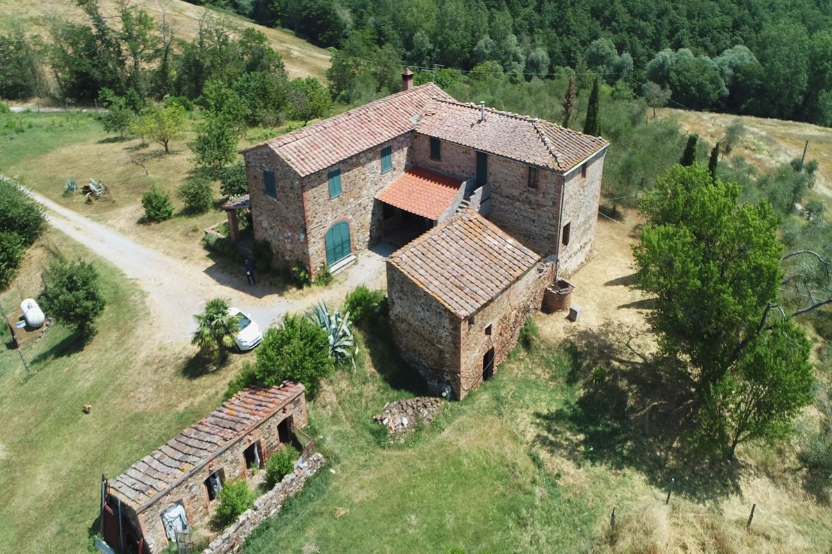 toscanaimm's tweet photo. Ancient farmhouse for sale in the province of Siena

C1238A - https://t.co/0uSkFXlvTP

#farmhouse #countryhouse #siena #tuscany #italy #realestate #realestateagency #realestateagent #italianlifestyle #stonehouse #houseforsale #immobiliare #agenziaimmobiliare #toscanaimmobiliare https://t.co/7AcqIHDrC4