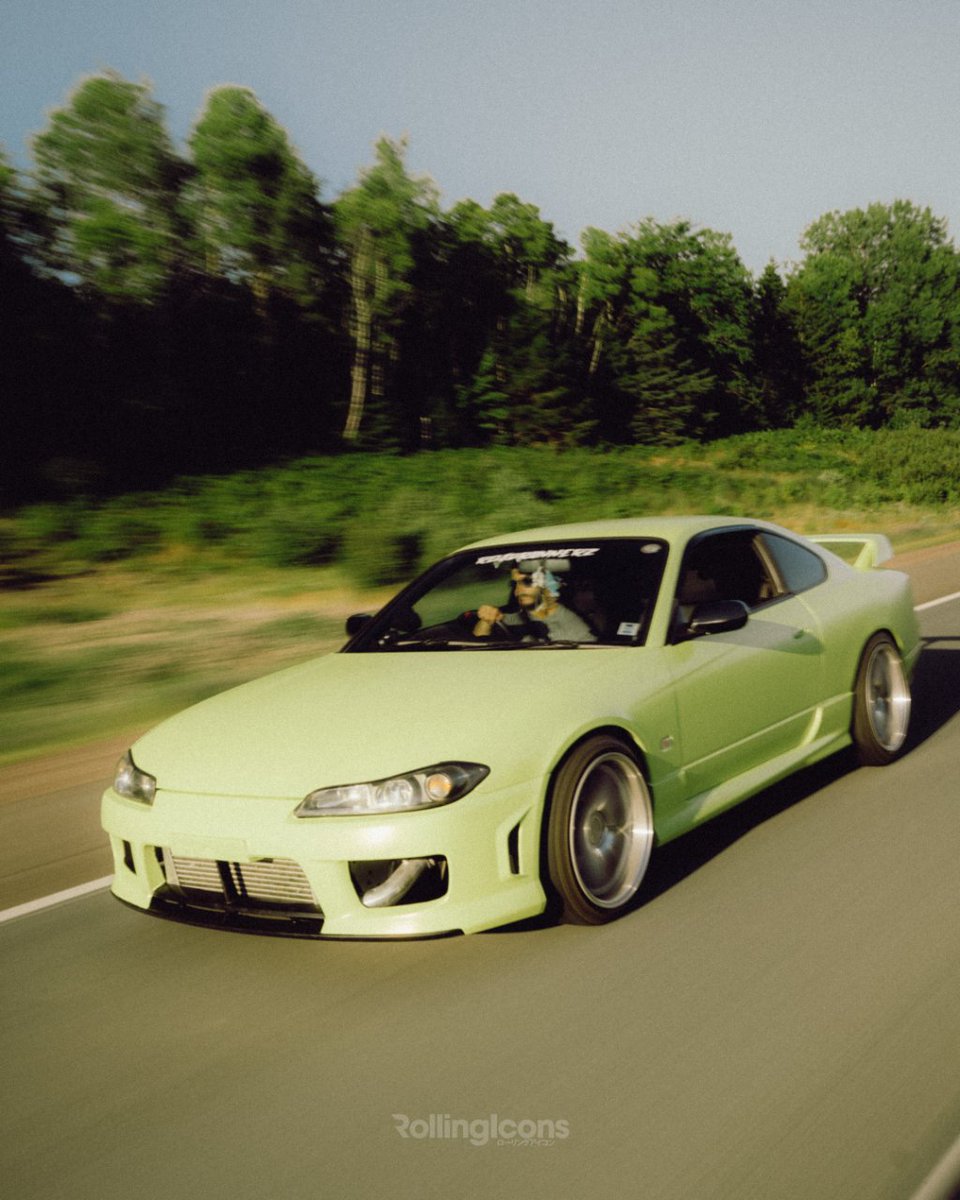 RollingIconss's tweet photo. Blending In 🌲
Owner: @tariqs15 
______
#rollingicons #nissansilvia #silvias15 #s15specr https://t.co/f1ZVWNrJ6K