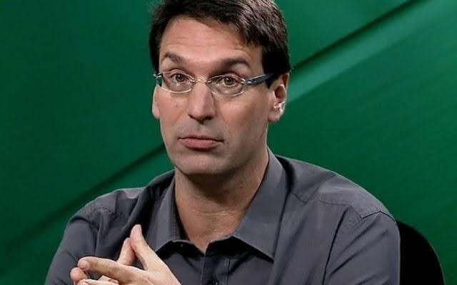 _midiaesportiva's tweet photo. Arnaldo Ribeiro sobre a 'Central do Apito': "um desserviço ao futebol"

Segundo o jornalista, o quadro "tinha interferência nas decisões dos árbitros"

https://t.co/3DlDtDExwe

Foto: Reprodução/ESPN

#centraldoapito https://t.co/Tcb1BhY4Eg