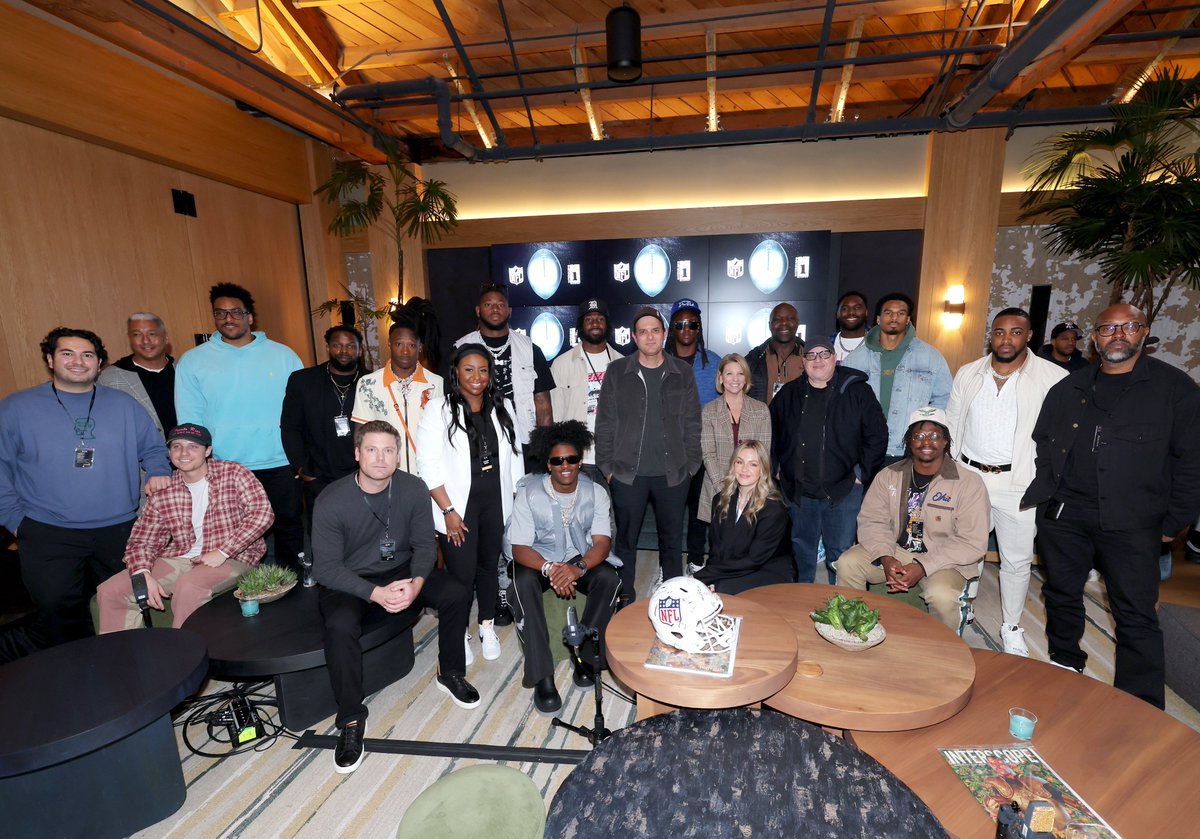 Earlier this week, 20 current and former players visited <a href="/Interscope/">interscope</a> records as part of the NFL's newly launched "NFL Career Tours."

Details on the visit and program on Ruling Sports: rulingsports.com/nfl-players-vi…