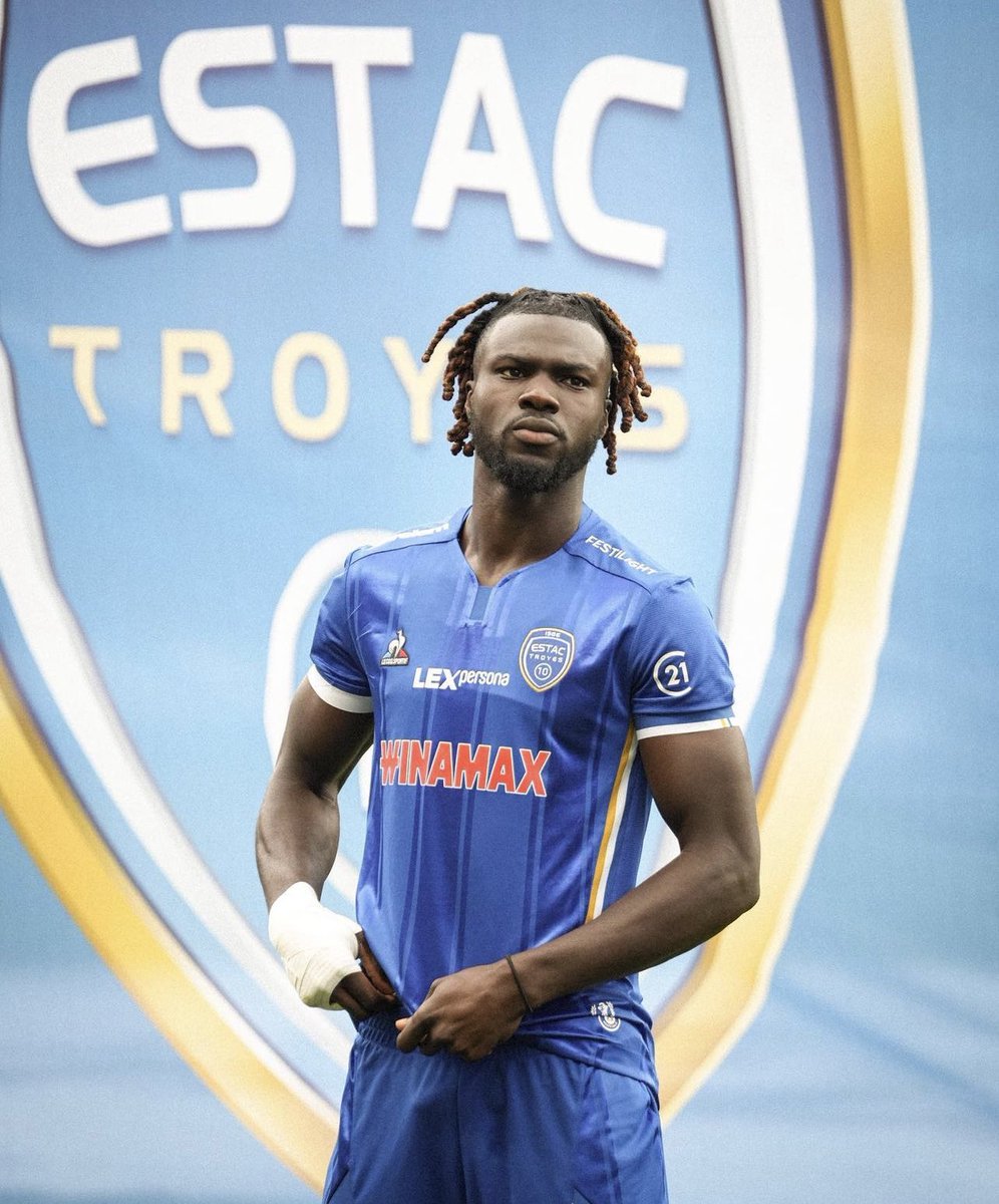 bwbonnette's tweet photo. 🇬🇼 Guinea-Bissau just pulled off the improbable.

An AFCON qualifying win over Nigeria in Nigeria. 😮

Their star Mama Baldé (10 goals in Ligue 1 for @estac_officiel) scored the early matchwinner.

And a 🇳🇬 XI with Osimhen, Chukwueze, Lookman, and Iheanacho couldn’t counter. 😬 https://t.co/qFbbnDUm43