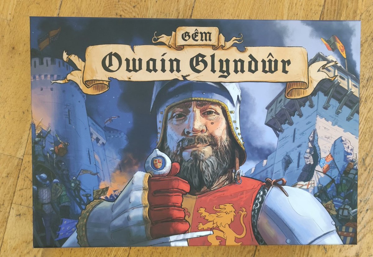 sioptytawe's tweet photo. Gêm Owain Glyndwr
Dyma gêm fwrdd newydd wedi ei seilio ar wrthryfel Owain Glyndwr rhwng 1400 - 1405.
Mae'n gêm syml sy'n addas i ysgolion, teuluoedd, ffrindiau a dysgwyr Cymraeg. Cyfarwyddiadau dwyieithog.
Oedran: 6+
2-4 chwaraewr
#sioptytawe #YLolfa #GemOwainGlyndwr https://t.co/y5Xp3jQOJO