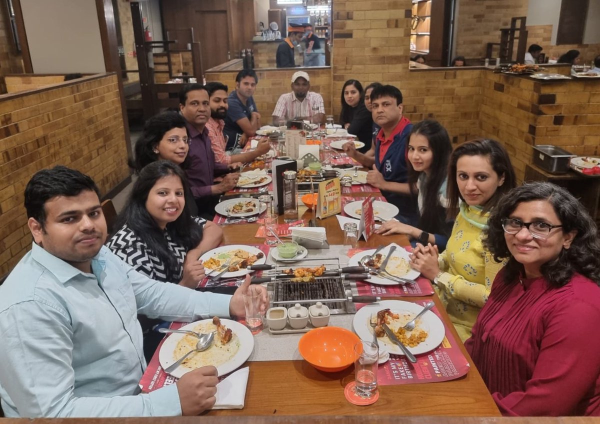 SarusInc's tweet photo. Yet another Good Time! It has always been a pleasure having a casual team meet to share work experiences over delicious food.

#Bangalore #Sarus #teammeeting #bangalore #work #friends https://t.co/DMG5PFF0yP