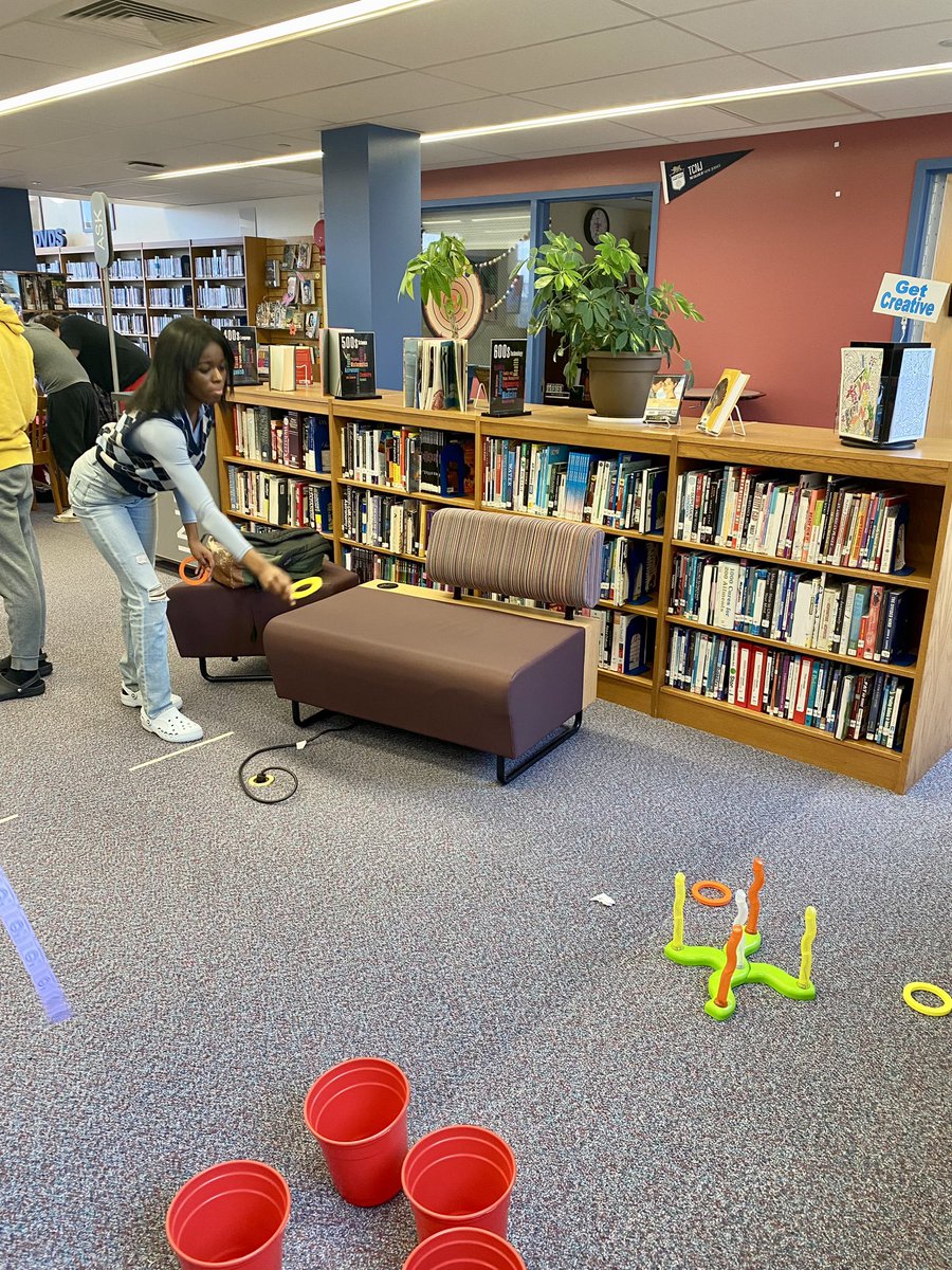 RVRHSlibrary's tweet photo. We love being a space that can help host events for our RV student community! Yesterday,the Jewish Culture Club celebrated Purim with a carnival, hamentashen, snacks, and games! 🎟️🍭🍬🍿🎪 https://t.co/NlGn6m4RBz