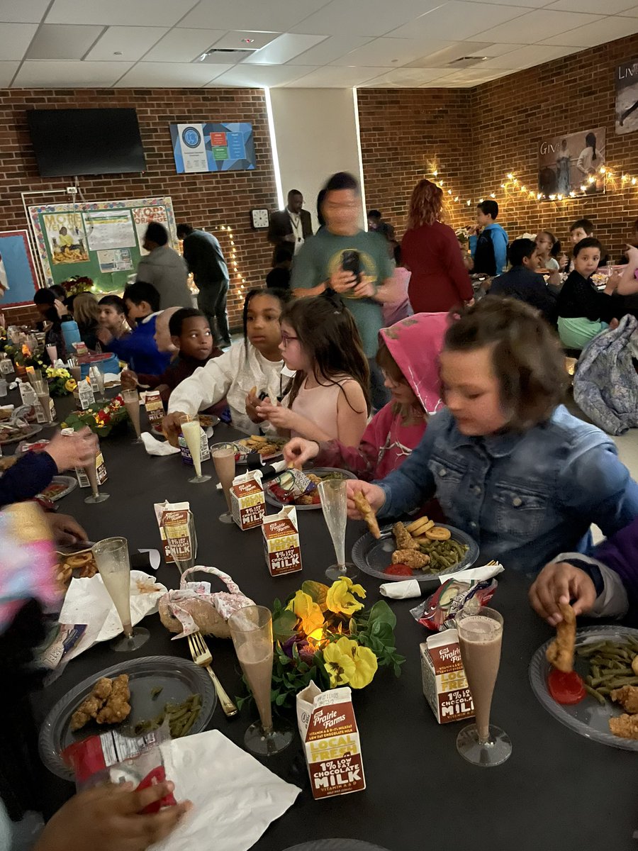 shaunsmith3rd's tweet photo. One of my favorite days of the year #fancylunch @PrincipalSHE @SHEMediaCenter https://t.co/aVgPJ1S22T