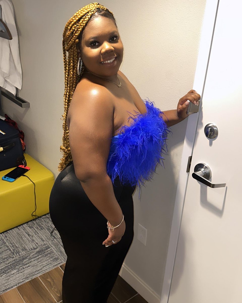 AskboutMeeee's tweet photo. Happy Birthday to me 🎉💕 #Jordanyear23 #AriesGang https://t.co/CFiZXnpIZ8