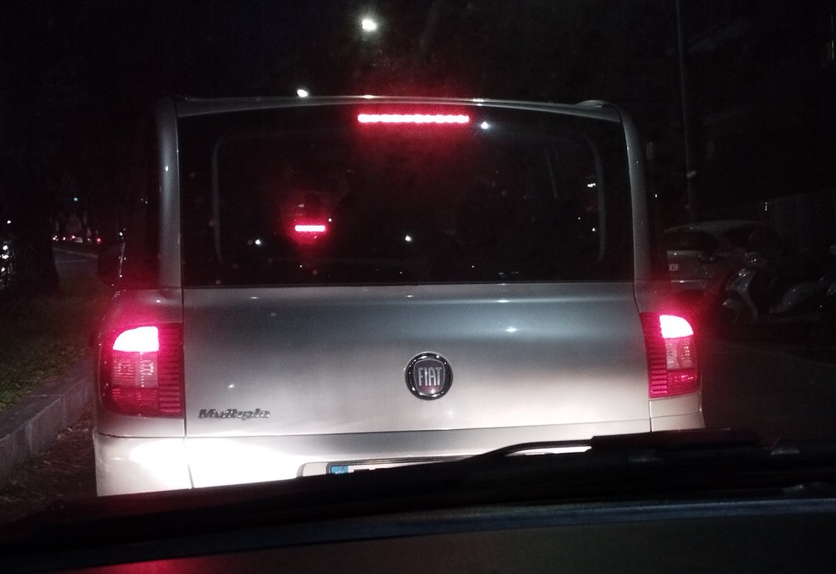Rob_accia's tweet photo. Che poi l'unica cosa che non avete detto mi sa è che probabilmente è molto comoda pe scopa'
#multiplers https://t.co/s4b8itGqHS