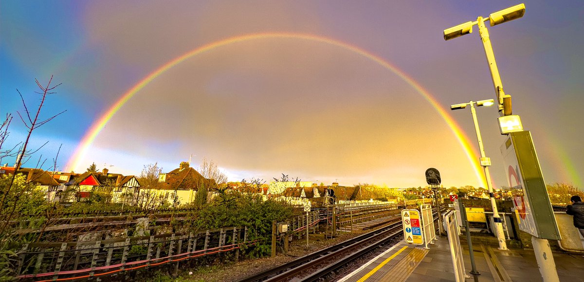 AshleyLlewellyn's tweet photo. A #rainbow taken from #Brentcrosstube nice to know #springis finally here! The sun felt nice out the wind lol and of course the heavy showers @itvweather @SallyWeather https://t.co/emHGMOJXUI