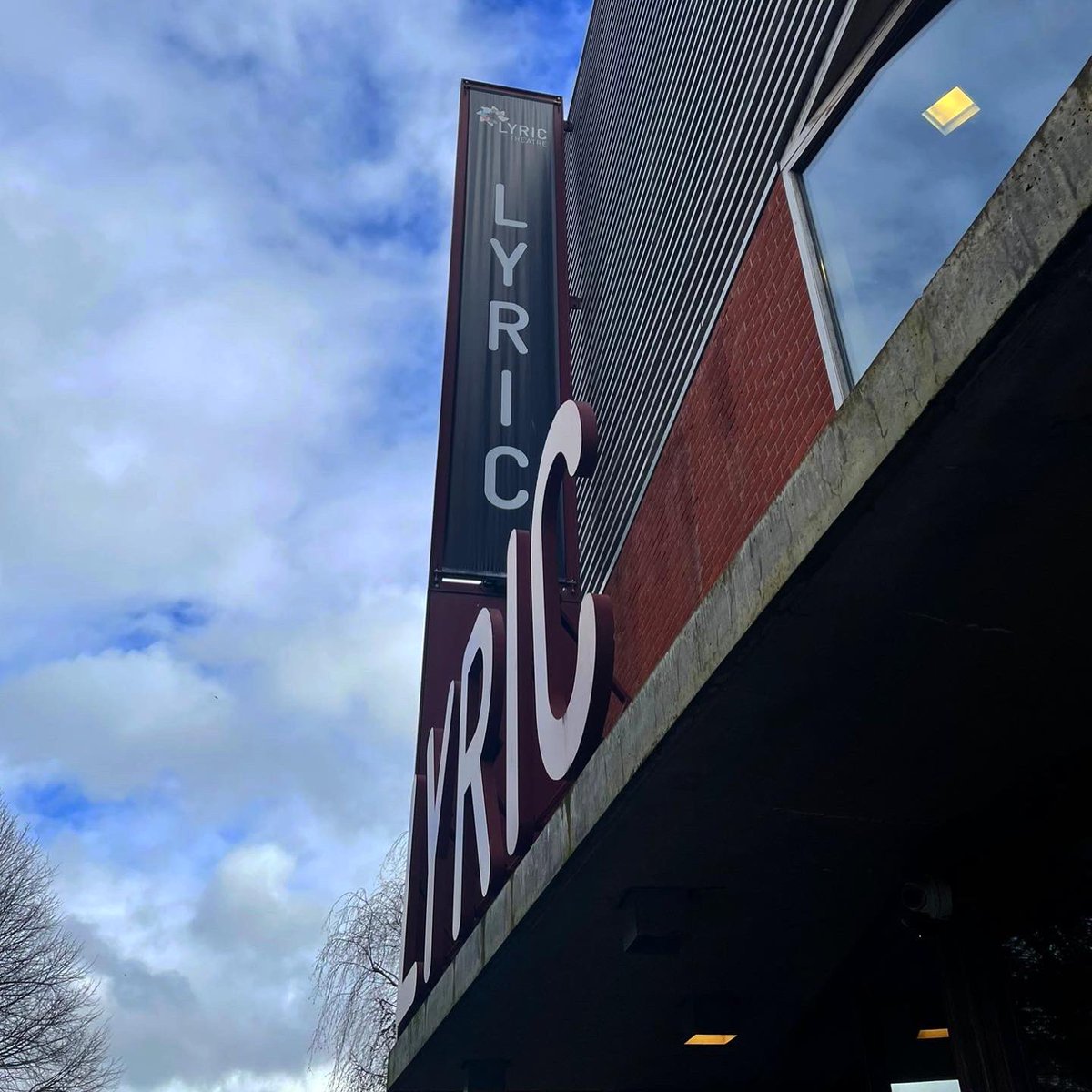 NTConnections's tweet image. Happy first festival day to the superstars at @LyricBelfast! A big break a leg to Ardclough Youth Theatre, CAYT, Griese Youth
Theatre, Kildare Youth Theatre, and St Patrick’s College 🥳

#Connections2023 #ConnectionsPartnerTheatre