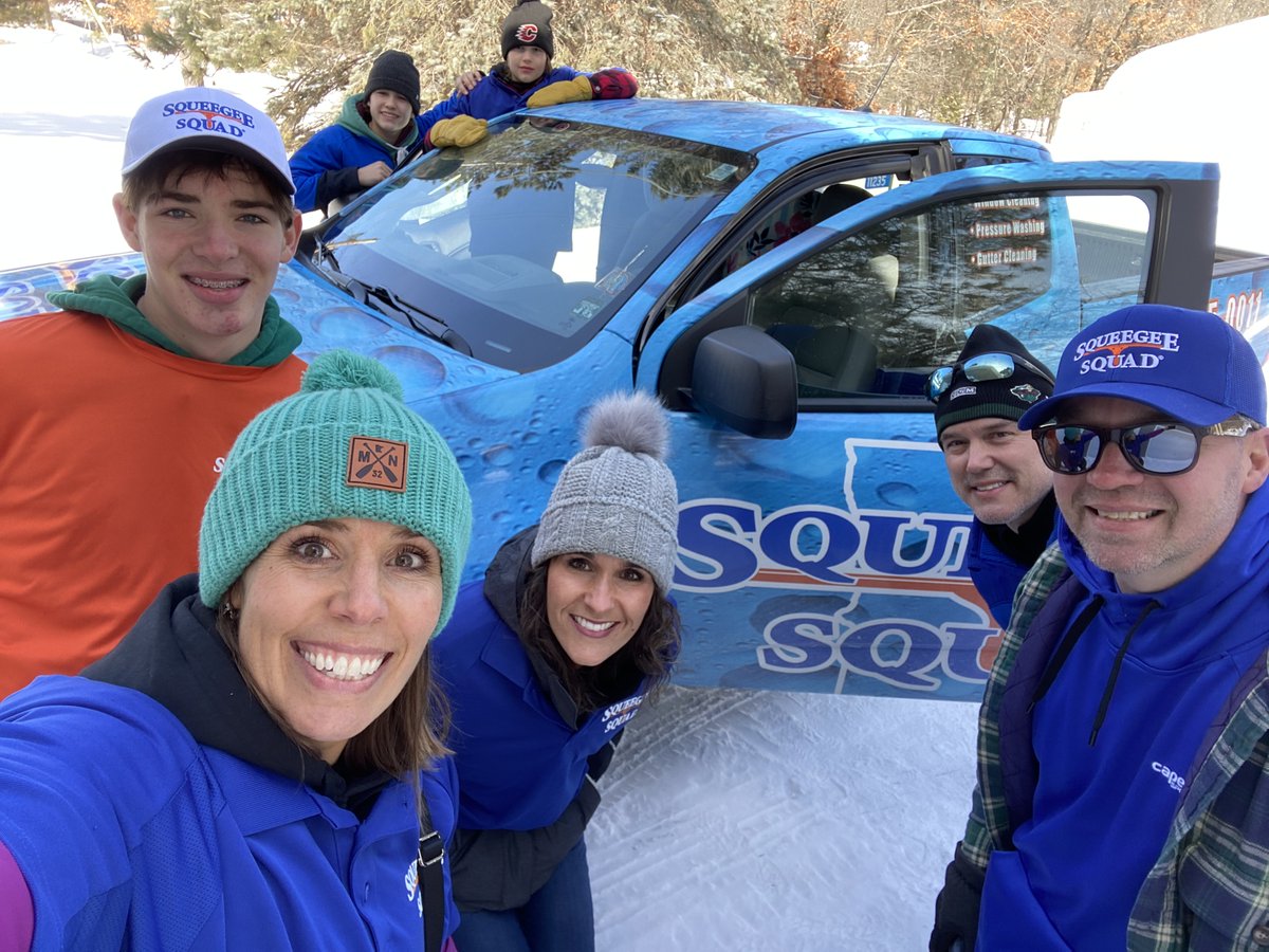 Squeegee Squad Brainerd Lakes joined the Crosslake St. Patty’s Day Parade 2023!!
squeegeesquad.com/locations/brai… #familyownedbusiness #brainerdlakesarea #minnesota #windowcleaning