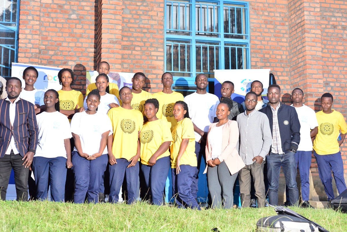 VainqueurH's tweet photo. With Different key Stakeholder we concluded the campaign of Fight against alcohol abuse in young people. With youth from #MIPC we discussed on our role in this fight
Thanks @UbuzimaHub in collaboration with @Rwandac2030 @RBCRwanda, @Rwandapolice #North for esteemed effort. https://t.co/er781UtjZ6