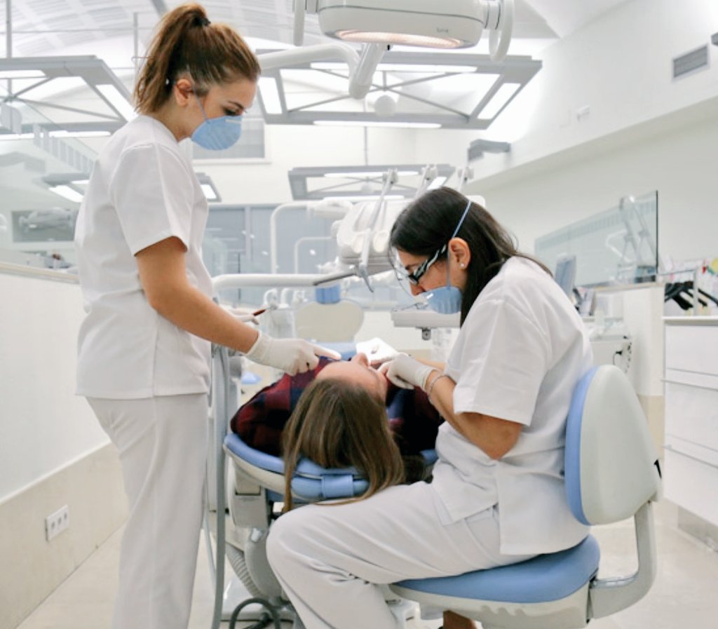 Drakimdds's tweet image. Beautiful team!! 
#dentalfetish