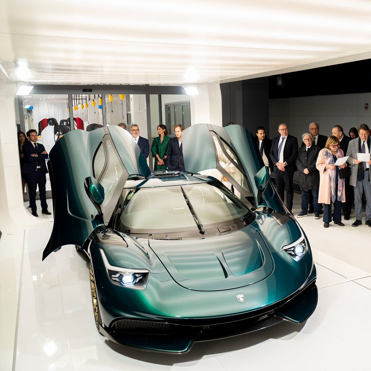 AresModena's tweet image. Last 16 March we had the honor to officially introduce the first #ARESS1Project in the ARES Headquarters.
A special thanks to all the Stakeholders who attended the event and contributed to the implementation of the project. 

#ARESModena #Coachbuilder #MadeinModena #Hypercar