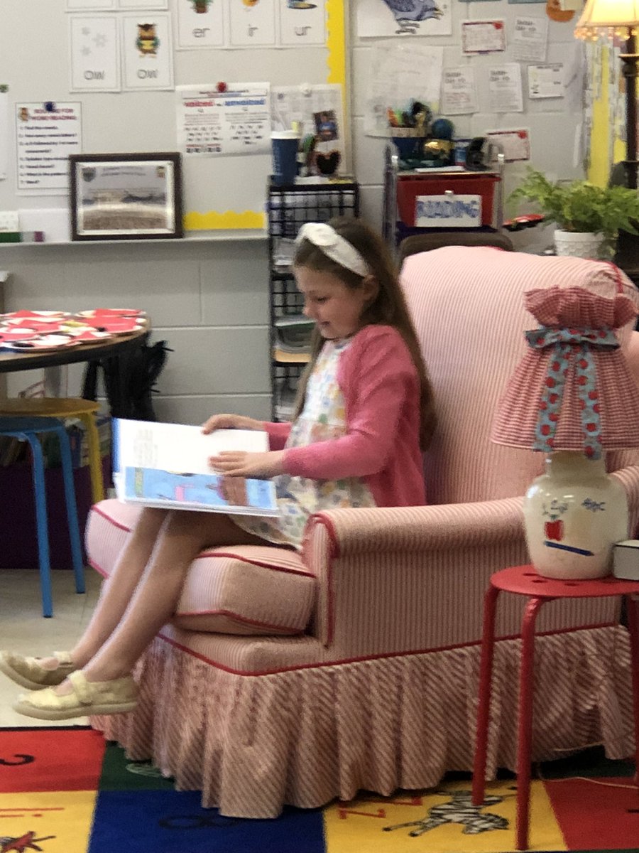 CCESCOACHES's tweet photo. Second graders wrote about “the power of yet” and had a young authors’ celebration with our wonderful families!#EveryChildReads @dr_cheatham @CrabappleColts @mremoryrawlings @havensCCES https://t.co/phkV7Imv1j
