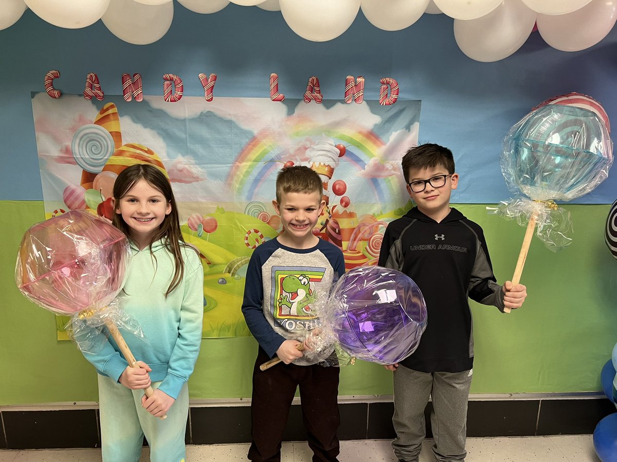jmarch3rdGrade's tweet photo. More Candy Land fun! https://t.co/j2E4ZPU7QN