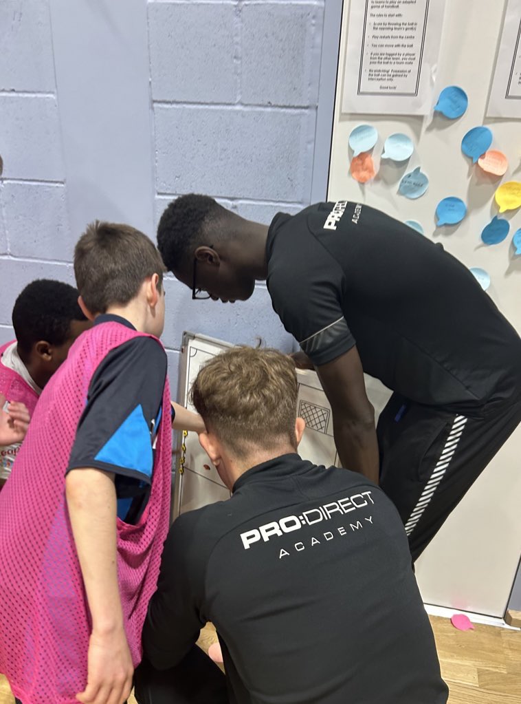 thisisbase_'s tweet photo. Our #ProDirectAcademy learners were on 🔥 today, as they supported leaders at @Leap_BMK’s #LeadTheWay event.

Loads of creativity, engagement and smiles all round. Top stuff, everyone 👍🏼

#YoungLeaders #Inclusion #PhysicalActivity @YouthSportTrust @SSPSouthBucks @vlukeducation https://t.co/jINTMxOo2q