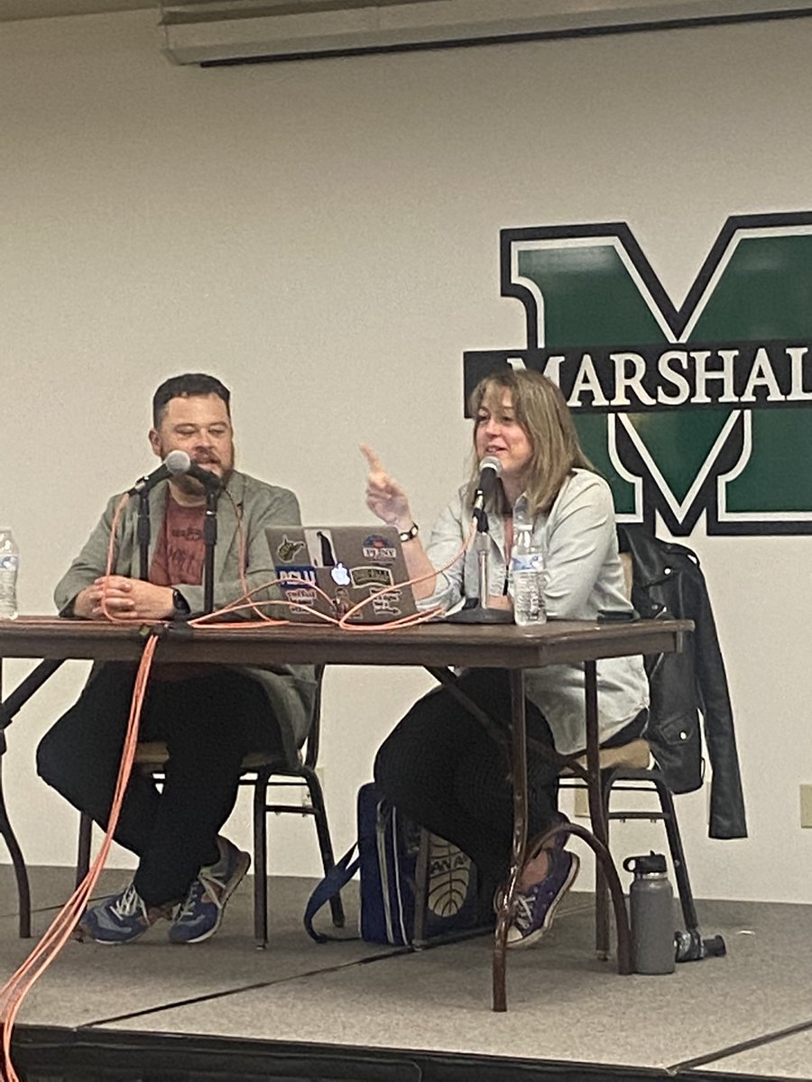 DaveTrippinWV's tweet photo. A laugh and fact-filled podcast kickoff to @marshallu @HerdConWV with the world famous @Sawbones by MU grads @JustinMcElroy and @sydneemcelroy #herdcon23 #herdcon https://t.co/wNwibcP7cQ