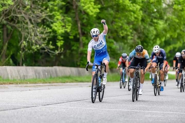 elbowzracing's tweet image. Canyon Emmott WON yesterday's @DrivewaySeries P123 Race after being in the break all race along with teammate @stefanrothe!

#elbowzracing #iamspecialized #myhyperthreads