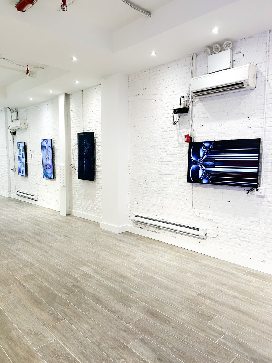 On view: "CONSTRUCT/DESTRUCT 02" by <a href="/JoelleSnaith/">Joëlle</a>

A 1/1 audio-visual artwork with the ever present theme of duality: light and dark, order and chaos, minimal and maximal.

Exhibited at @TheNFTGallery4 NYC
Part of THE DIGITAL CANVAS
On view until Mar 25