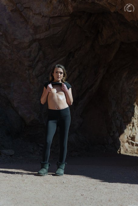 Tunnel vision😉  50% off sale on my OnlyFans!🔥👇🏻 https://t.co/1A0SbBqUfa<a href="/tag/mvsales"class="tags"><span>#mvsales</span></a>