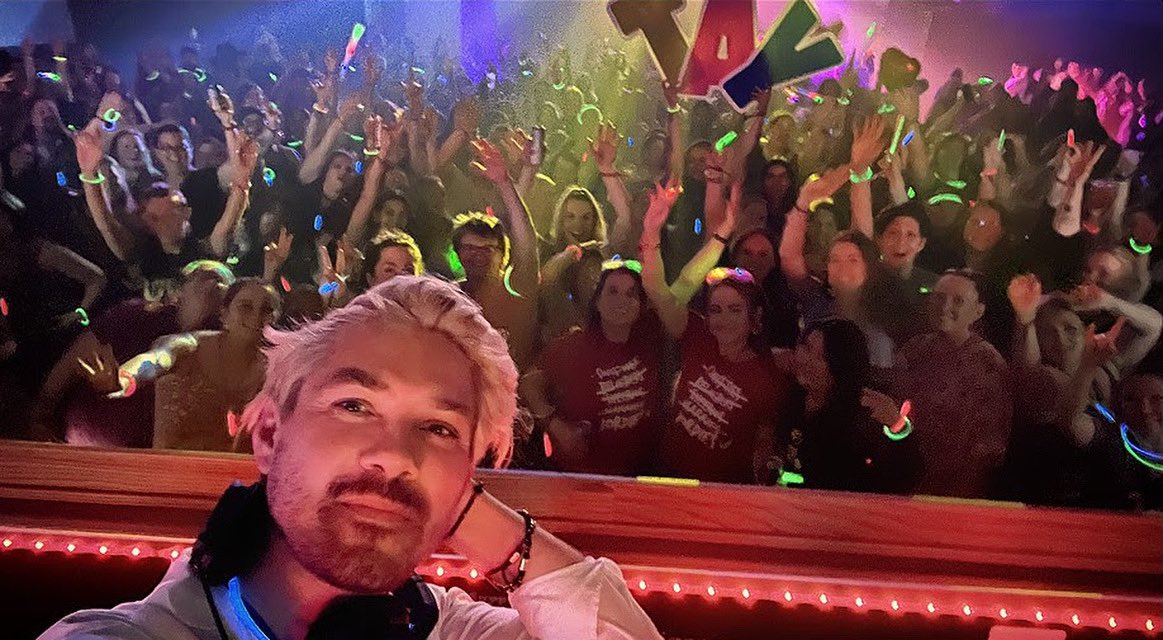 hansonmusic's tweet photo. DJ @taylorhanson at the 2022 Hanson Day Dance Party at @CainsBallroom Tulsa, OK. Who is getting excited for Hanson Day 2023 in May? https://t.co/0srjyLPCLX https://t.co/U5wWN6paLp