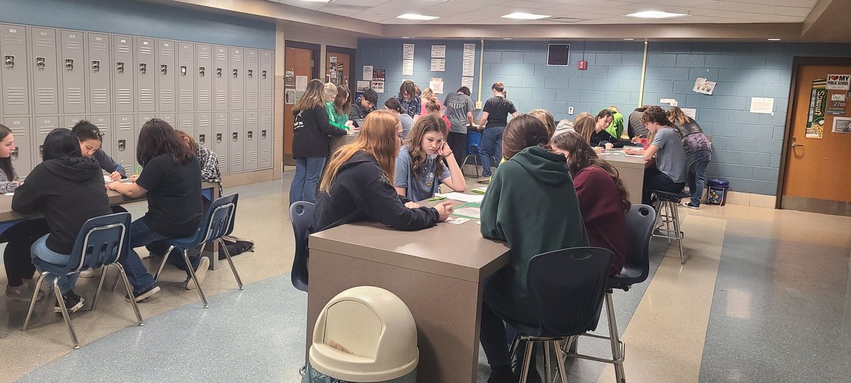 EmBoyz22's tweet photo. Gallery Walk today on the Chinese One Child Policy. #socialstudies #differentation #rclead @RowanSchools https://t.co/ARSK2gO4zr