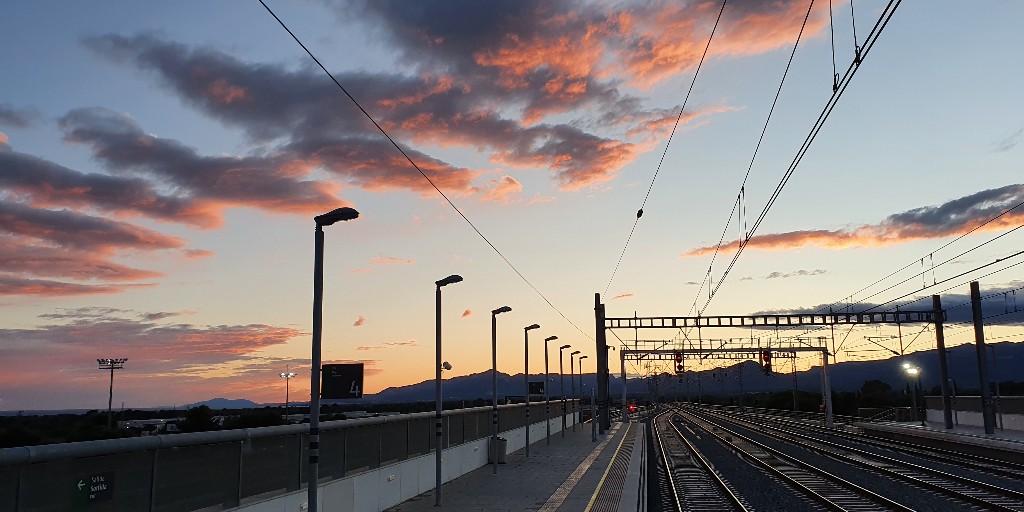 rodalies's tweet photo. 📢#ATENCIÓ!

⚠️ Modificació del servei per preparatius estació provisional de Sant Feliu de Llobregat

👉Per obres de soterrament de l’estació de Sant Feliu es produiran afectacions a algunes circulacions

🔗Tota la informació de les afectacions: https://t.co/0wQnHqgHwD https://t.co/LV6lxQbKuZ