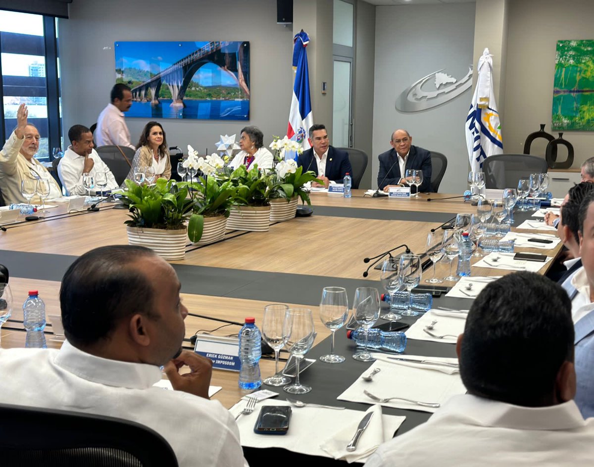 alitomorenoc's tweet image. Estamos en el Instituto Nacional de Formación Técnico Profesional de República Dominicana, en el encuentro con miembros de la @copppal_oficial; hoy abordaremos las agendas de Educación, Capacitación y Plataformas Digitales en América Latina y el Caribe.