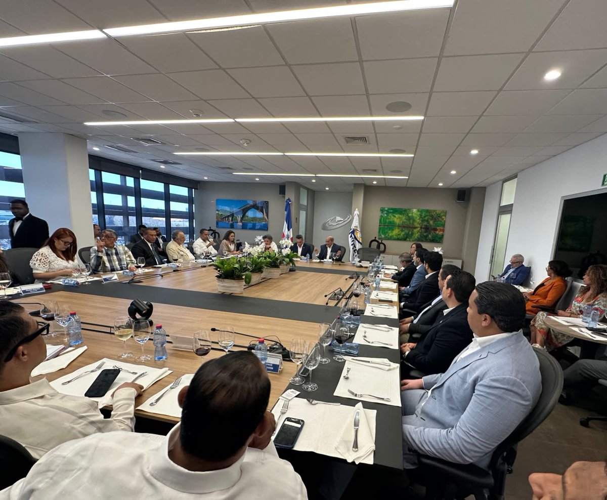 alitomorenoc's tweet image. Estamos en el Instituto Nacional de Formación Técnico Profesional de República Dominicana, en el encuentro con miembros de la @copppal_oficial; hoy abordaremos las agendas de Educación, Capacitación y Plataformas Digitales en América Latina y el Caribe.