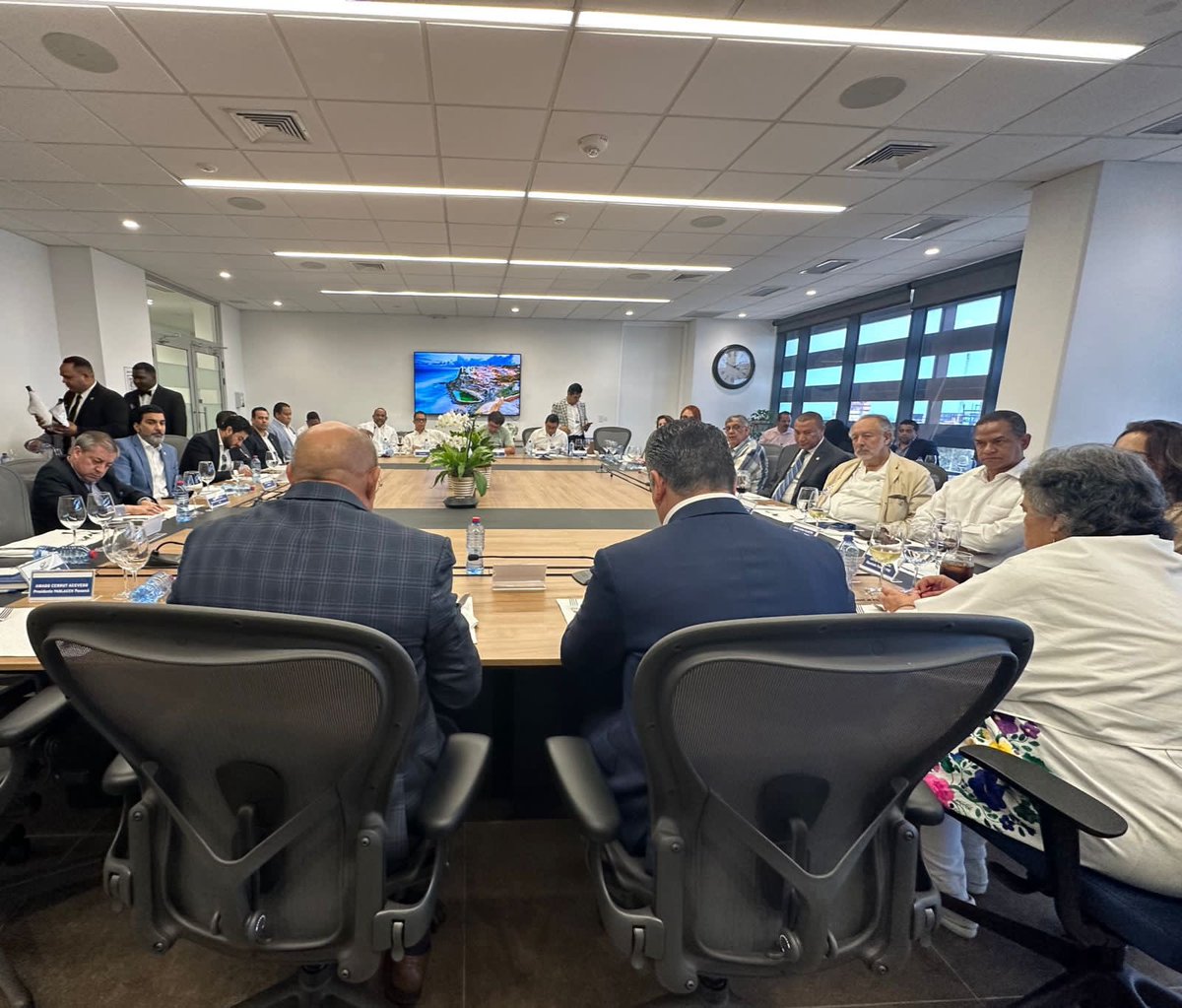 alitomorenoc's tweet image. Estamos en el Instituto Nacional de Formación Técnico Profesional de República Dominicana, en el encuentro con miembros de la @copppal_oficial; hoy abordaremos las agendas de Educación, Capacitación y Plataformas Digitales en América Latina y el Caribe.