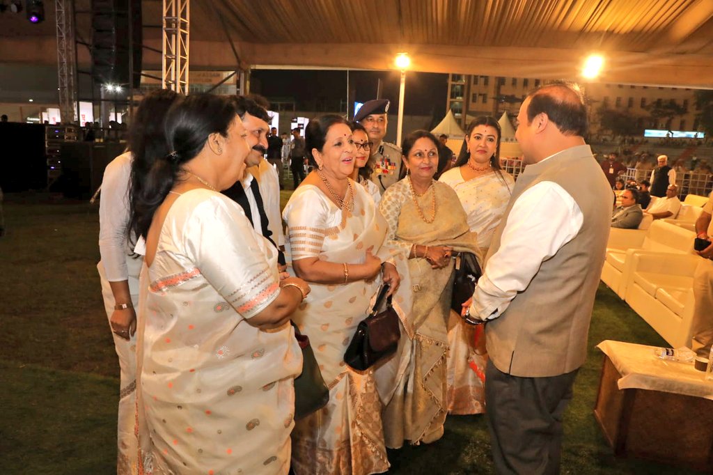 himantabiswa's tweet photo. Attended ‘Dhanyavad’, a Guwahati Town Club initiative to honour the contribution of @assampolice

On the occasion, I extended my sincere gratitude to our brave police men and women for their valour and selfless sacrifice. https://t.co/BenzZVz81B