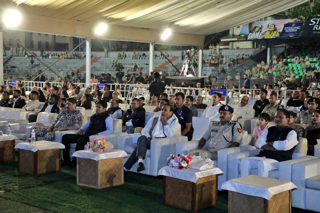 himantabiswa's tweet photo. Attended ‘Dhanyavad’, a Guwahati Town Club initiative to honour the contribution of @assampolice

On the occasion, I extended my sincere gratitude to our brave police men and women for their valour and selfless sacrifice. https://t.co/BenzZVz81B