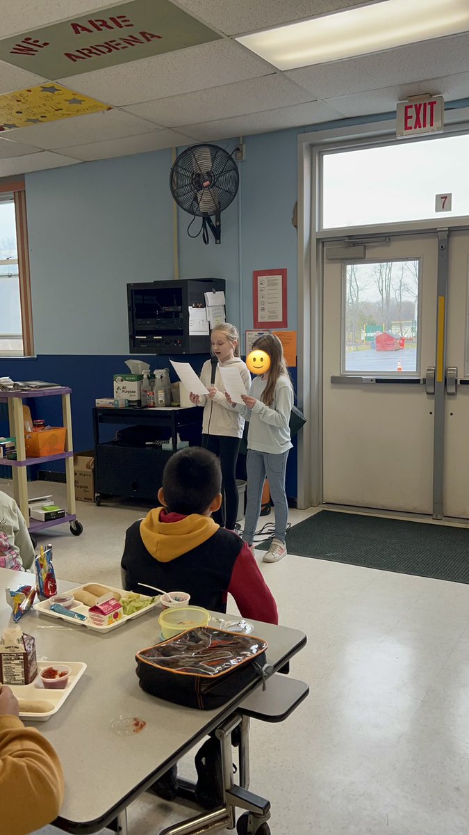 HowellTwpArdena's tweet photo. Ardena Student Green Team members presented to each lunch today to promote our water filling station and the benefits of drinking water! @SJ_Schools #HTPSSustainable #HTPSLearnerSuccess https://t.co/aGFTlB577G