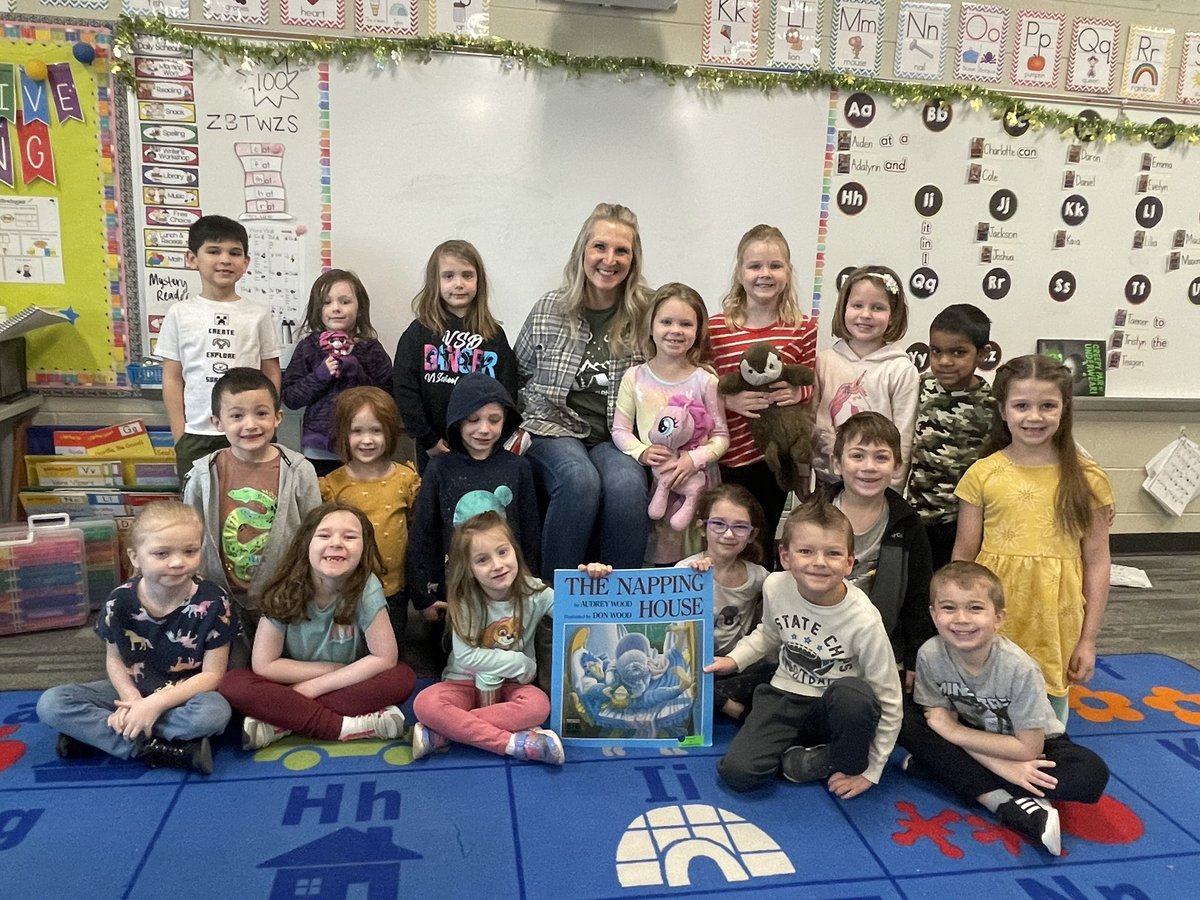 KatiebellSLP's tweet photo. I loved being a Mystery Reader in @MrsLine_K classroom to share one of my favorites.  A book that I used in my first @WesternMichU #speechpath classes 😍#marchisreadingmonth https://t.co/5on4sTgaKz