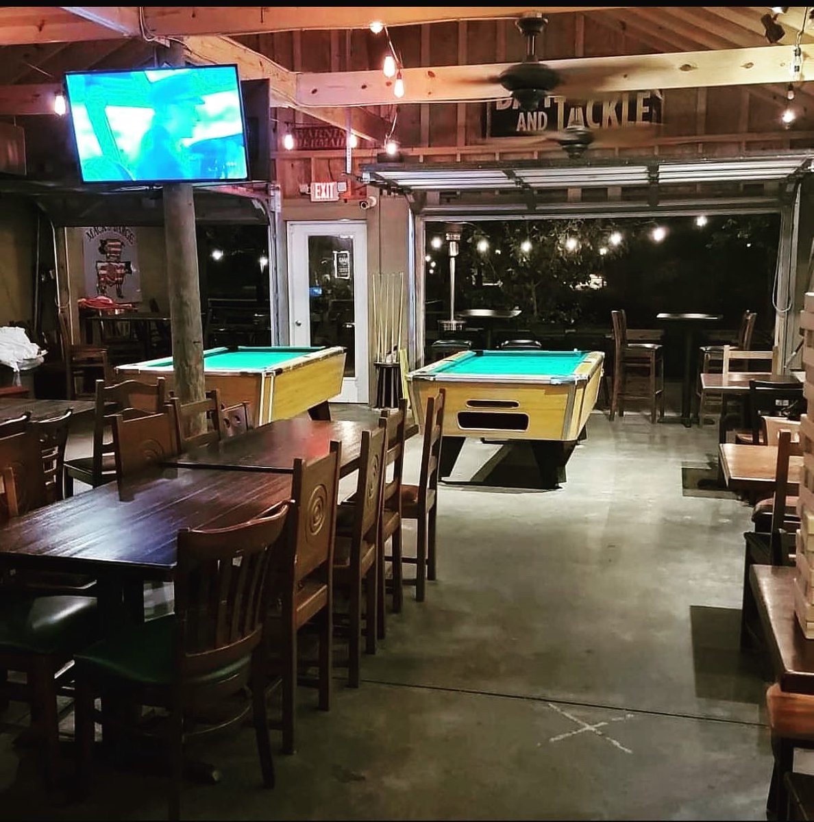 MacksShackside's tweet photo. Come join us inside or enjoy this weather on our waterfront back patio for College Night! As always there will be competitive pool 🥇 and DJ music. We are running it back with cheap drinks all night:

Deals:
$2.75 Wells 🥃
$6.00 Shot and beer (Mack’s lager) 🍺 
$2.75 Domestics🍻 https://t.co/BR82CdkfQ1