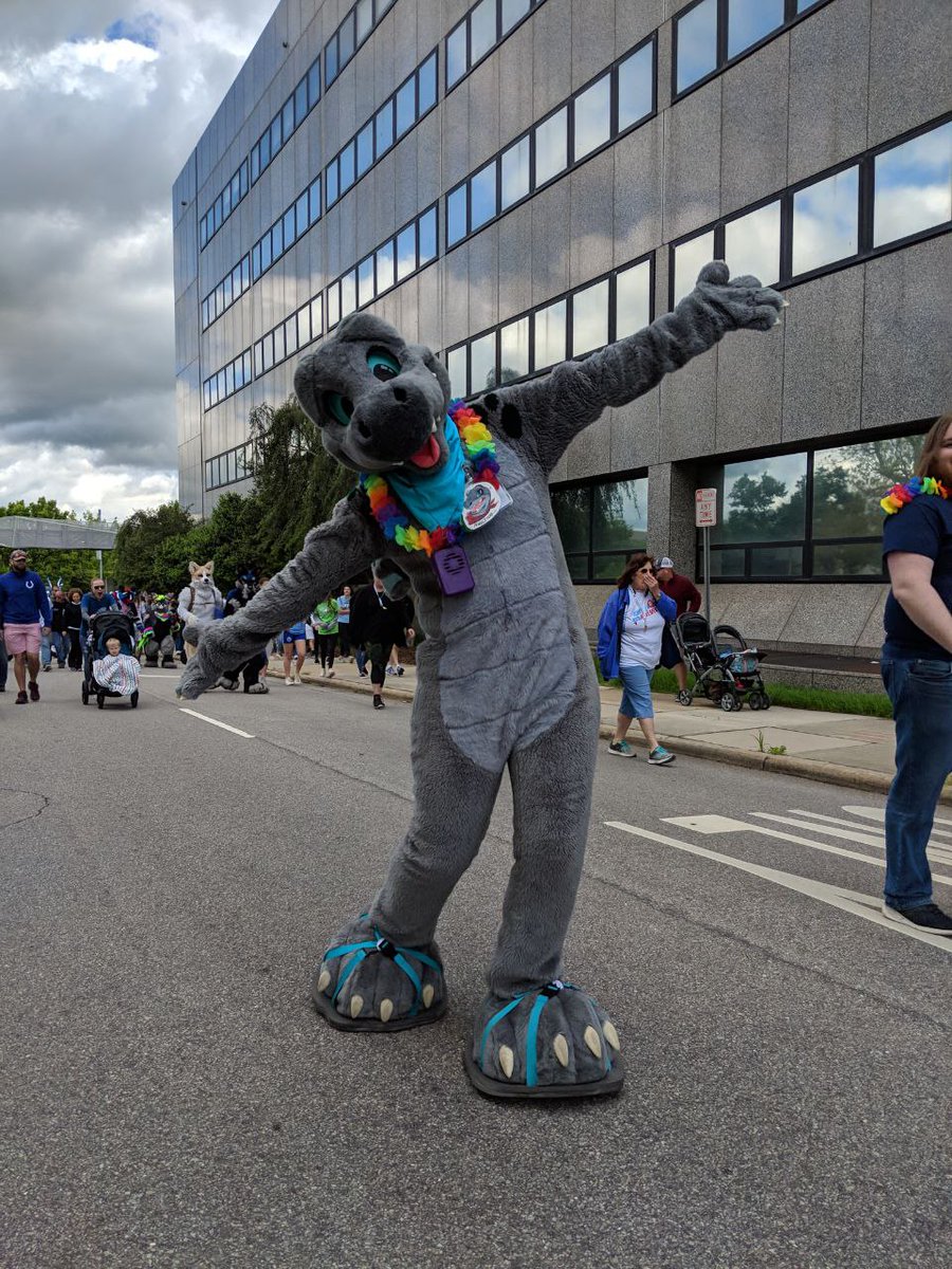 In just 3ish weeks I will be participating in the ALS walk once again and I need your help on this #FursuitFriday!

If you want to help fight ALS and are able to do so, please consider donating at:
web.alsa.org/goto/ben_hucka…

Nullstrukt by <a href="/MoreFurLess/">More Fur Less</a> 
Photo: <a href="/MervynFoxe/">Funny fox eat a coffee</a> (I think?)
